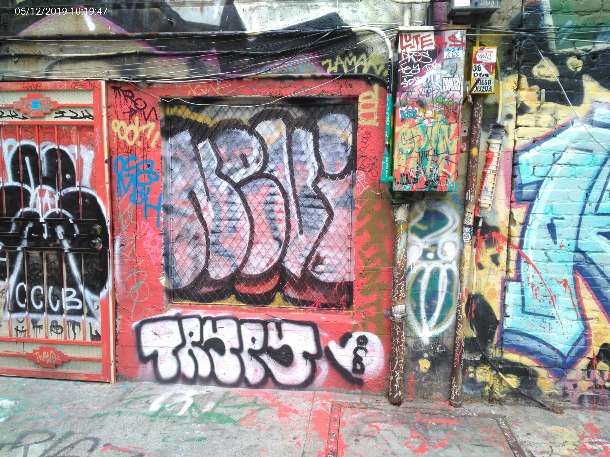 Graffiti at 2780 MISSION ST