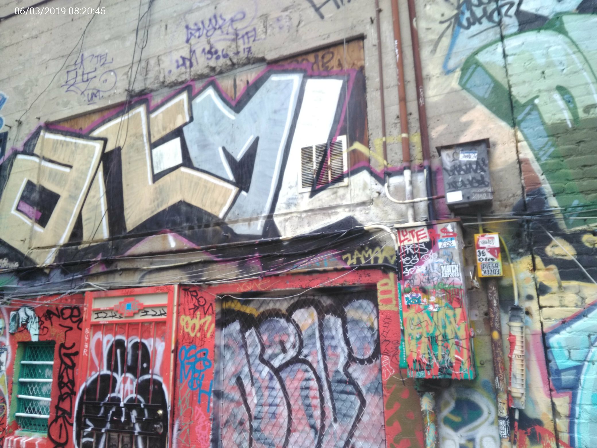 Graffiti at 2780 MISSION ST