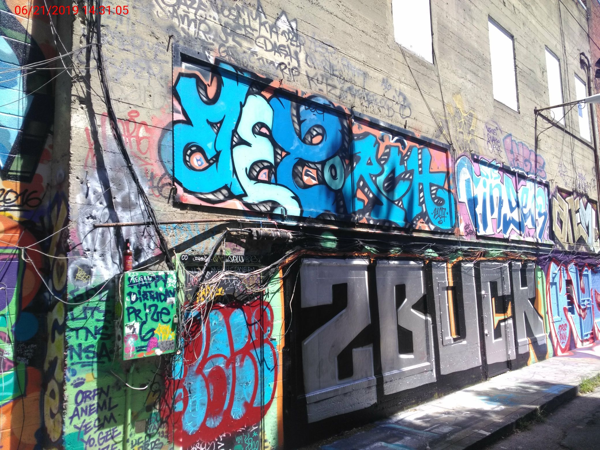 Graffiti at 2780 MISSION ST