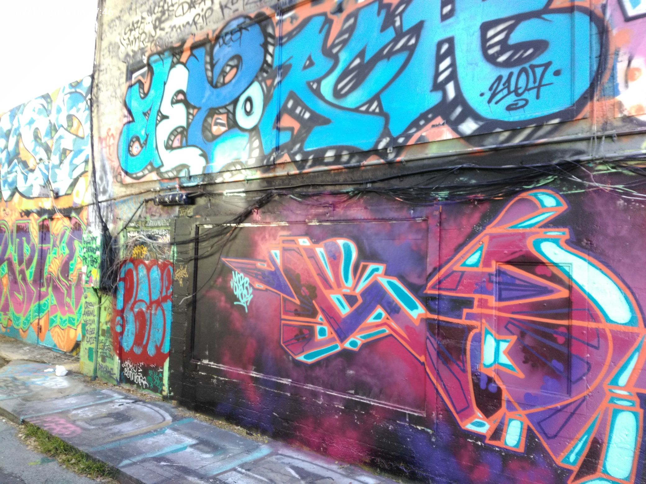 Graffiti at 2780 MISSION ST