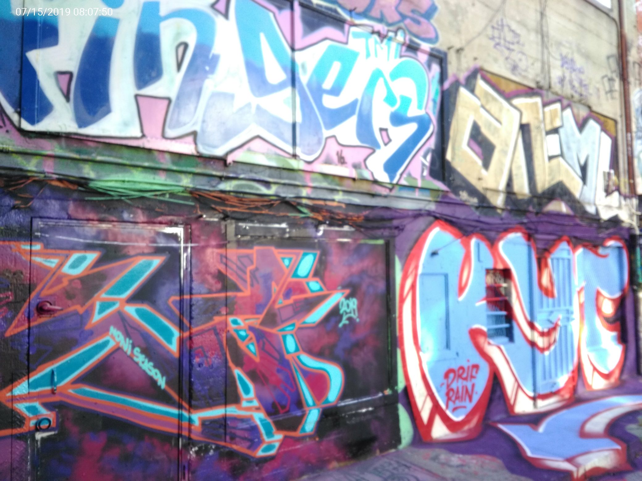 Graffiti at 2780 MISSION ST