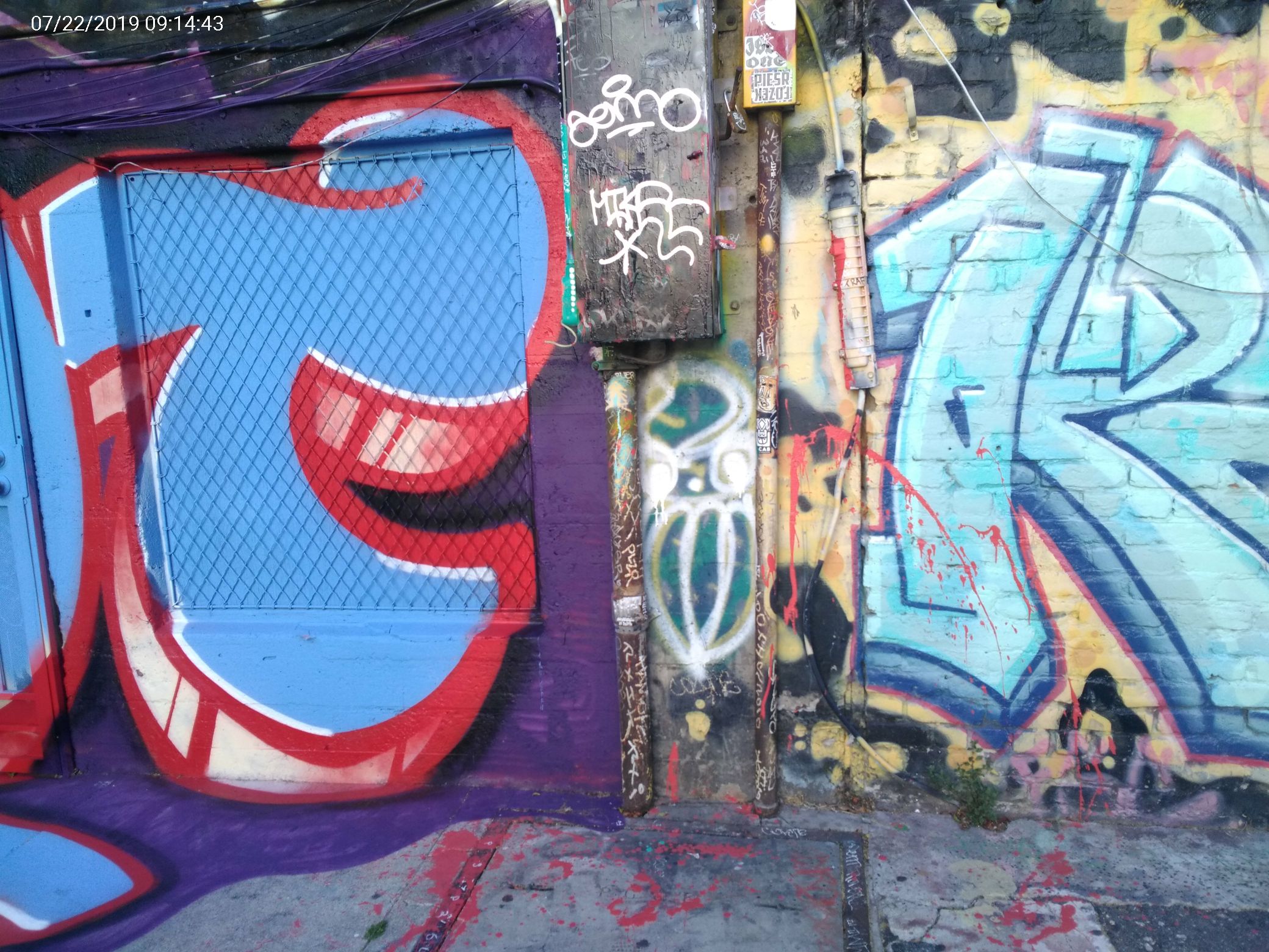 Graffiti at 2780 MISSION ST