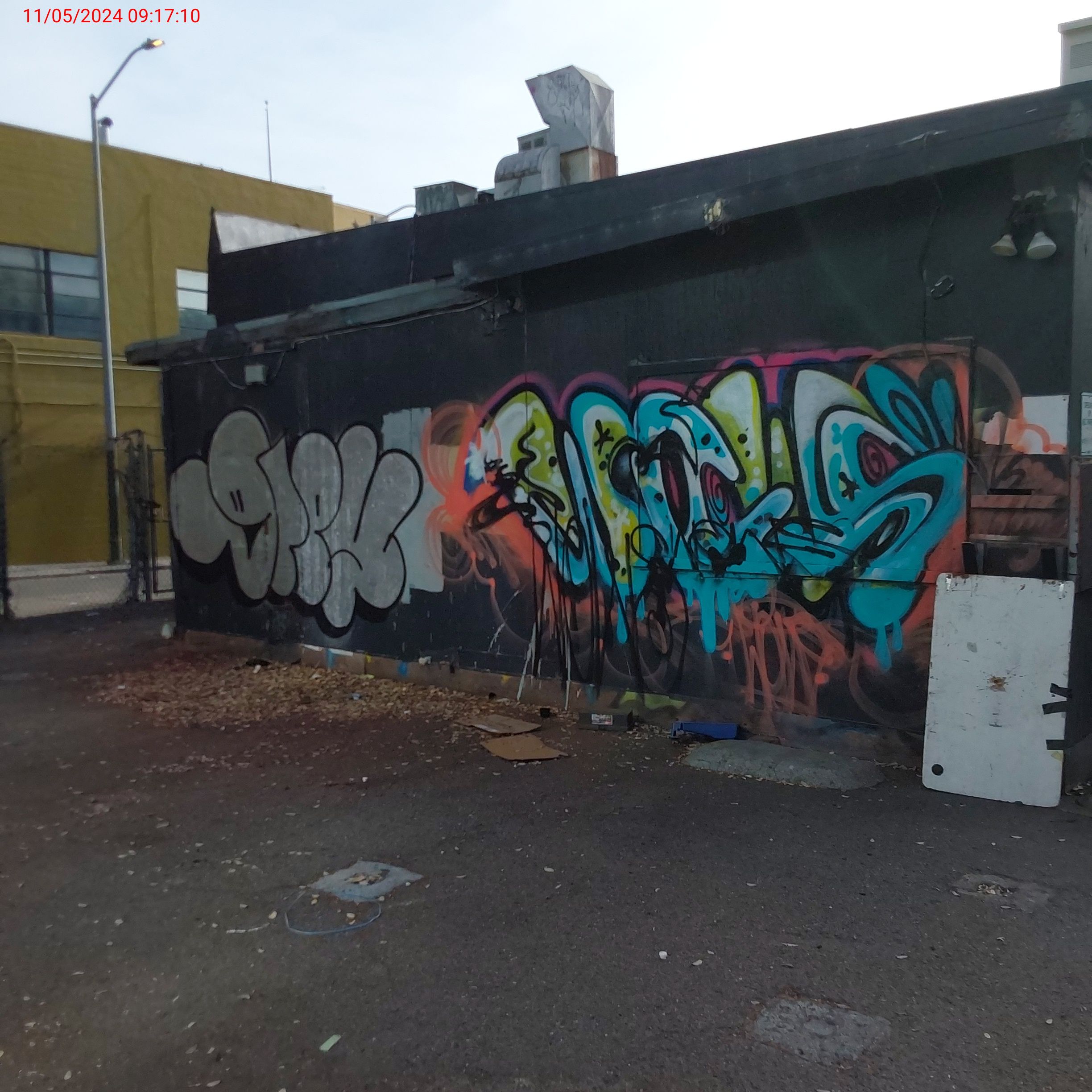 Graffiti at 1270 MISSION ST