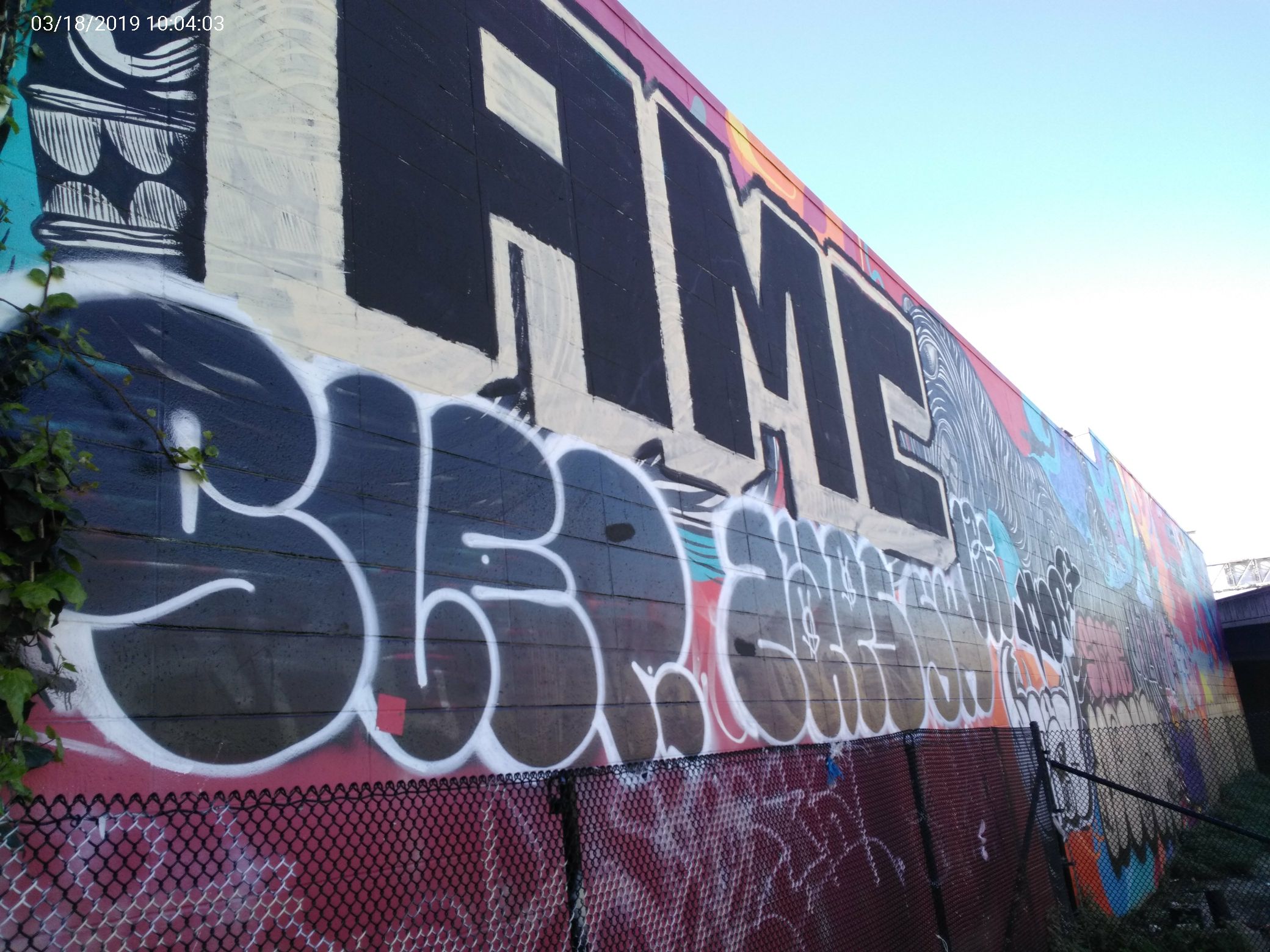 Graffiti at 600 BRYANT ST