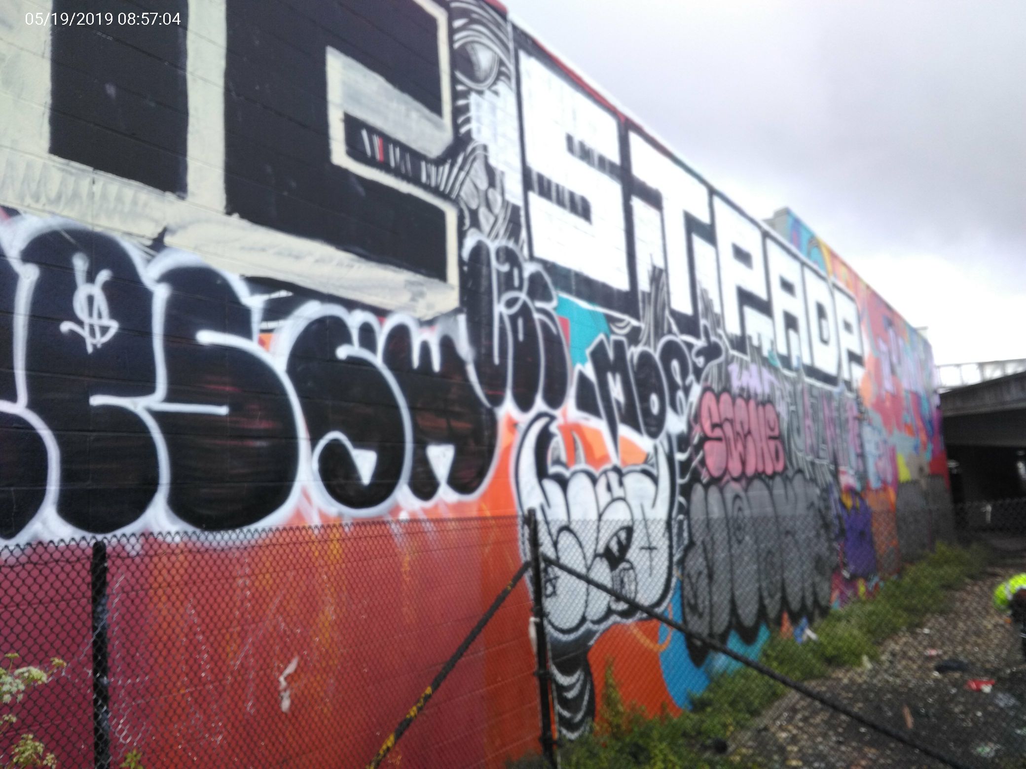 Graffiti at 600 BRYANT ST