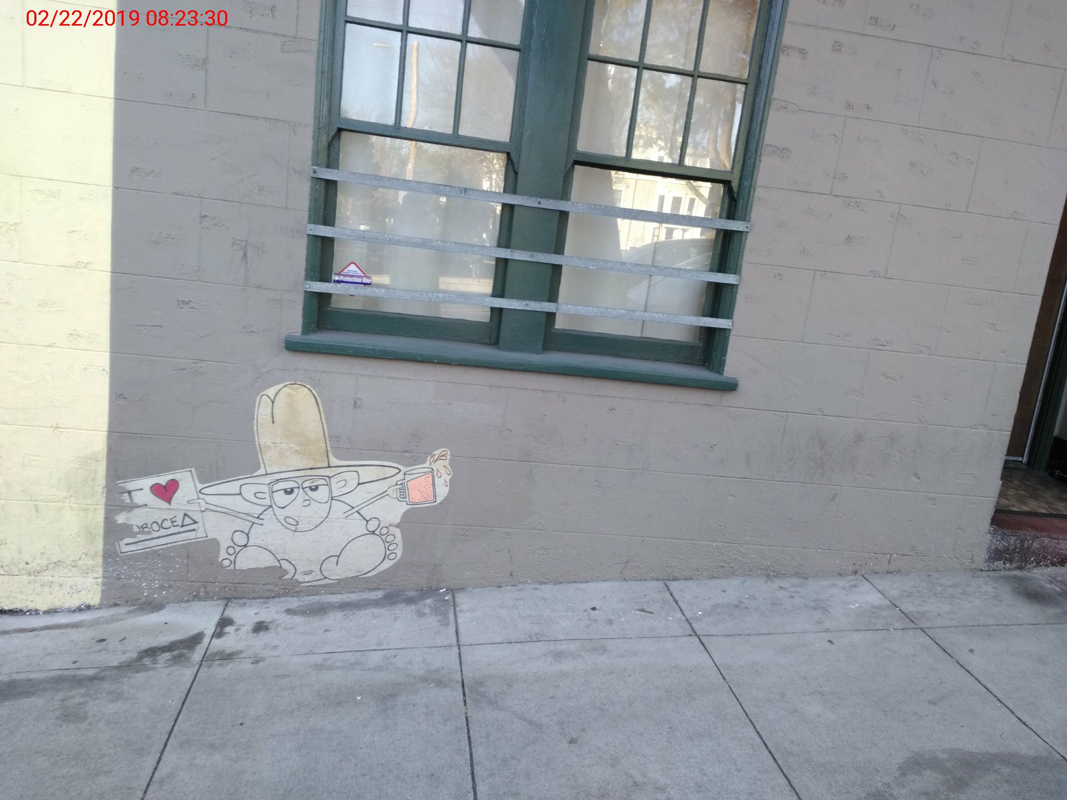 Graffiti at 509 DUBOCE AVE