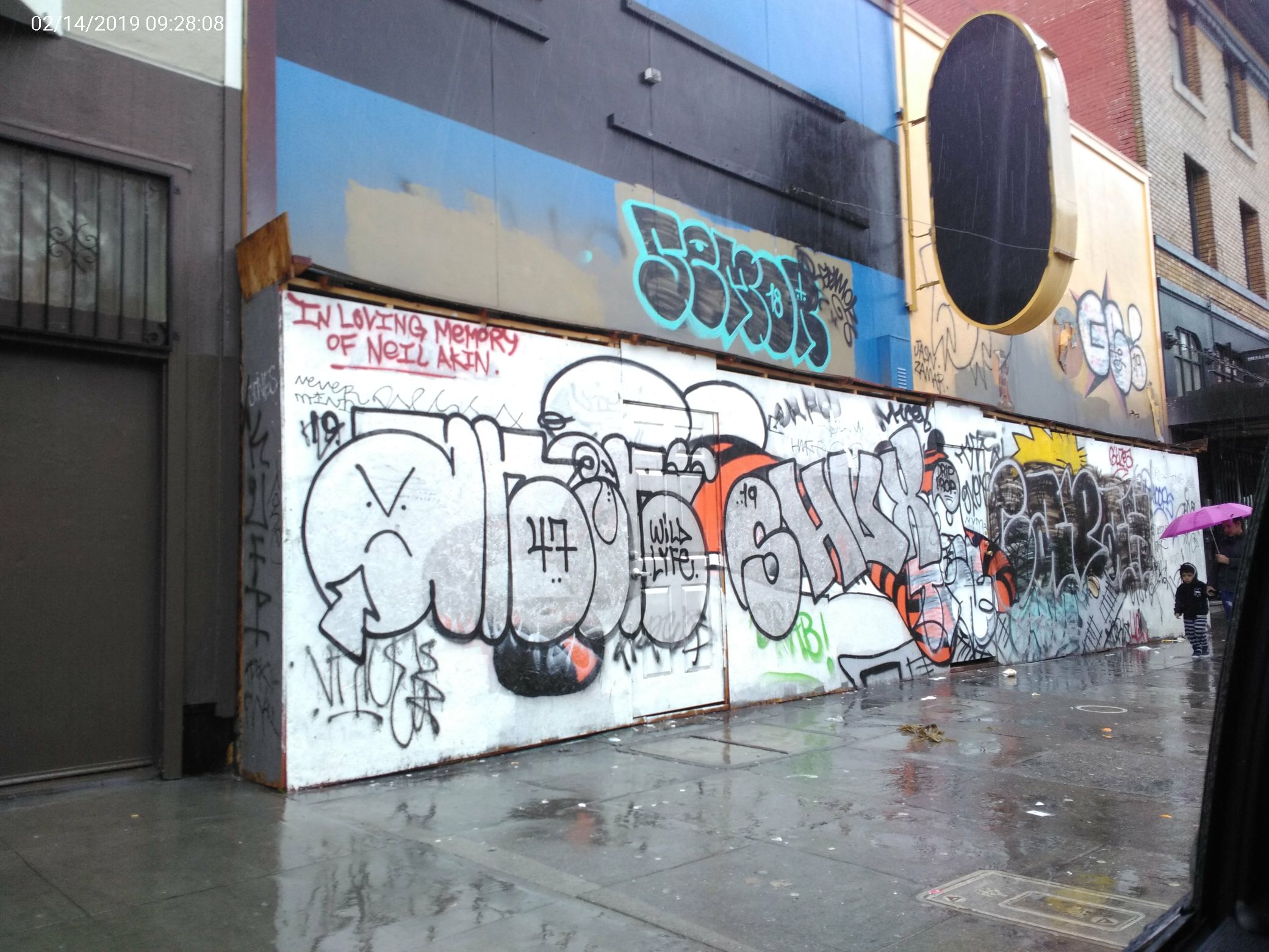 Graffiti at 2183 Mission St