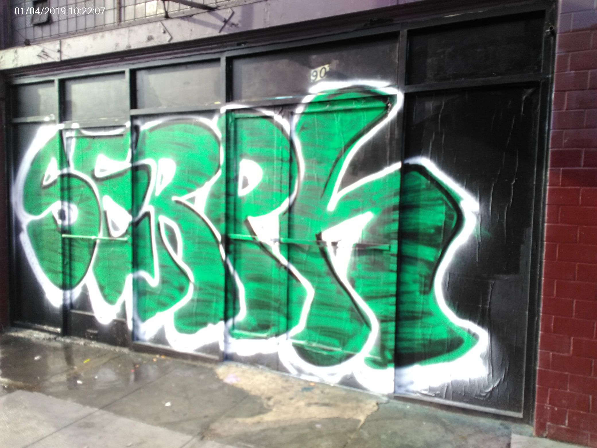 Graffiti at 905 LARKIN ST