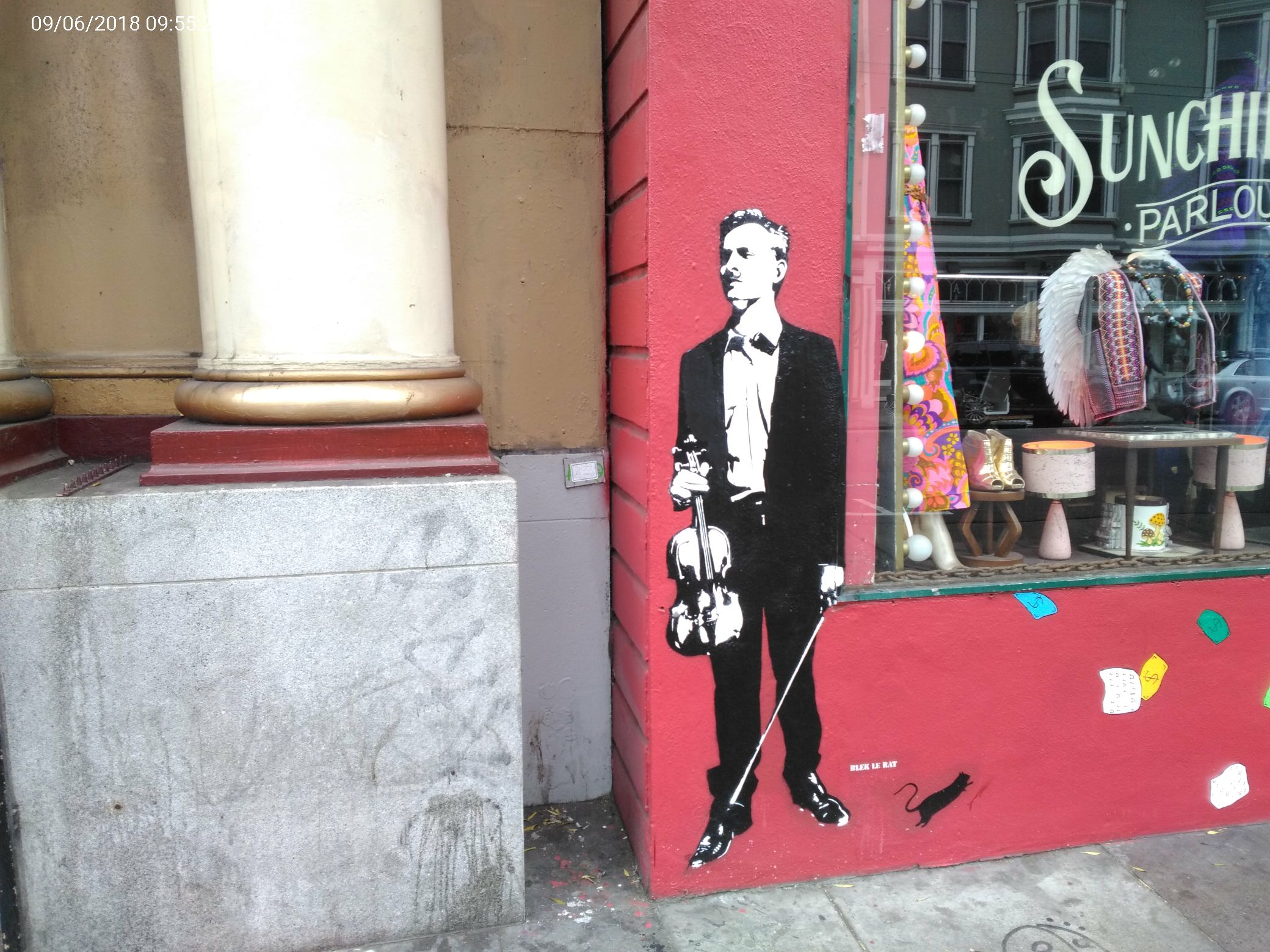 Graffiti at 1653 Haight St