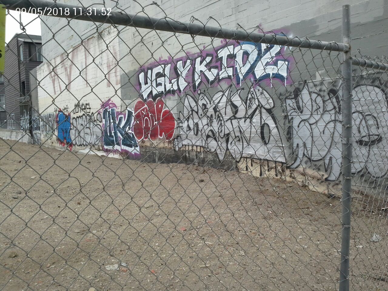 Graffiti at 1256 HOWARD ST