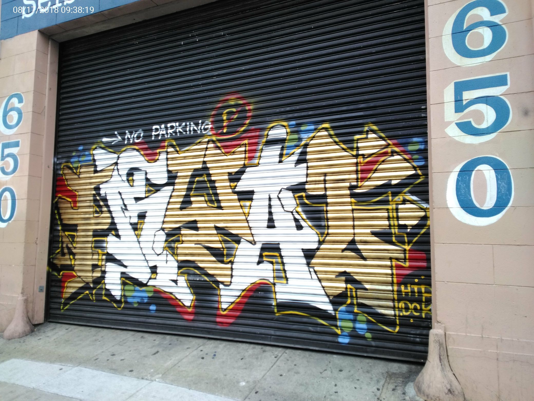 Graffiti at 650 Divisadero St