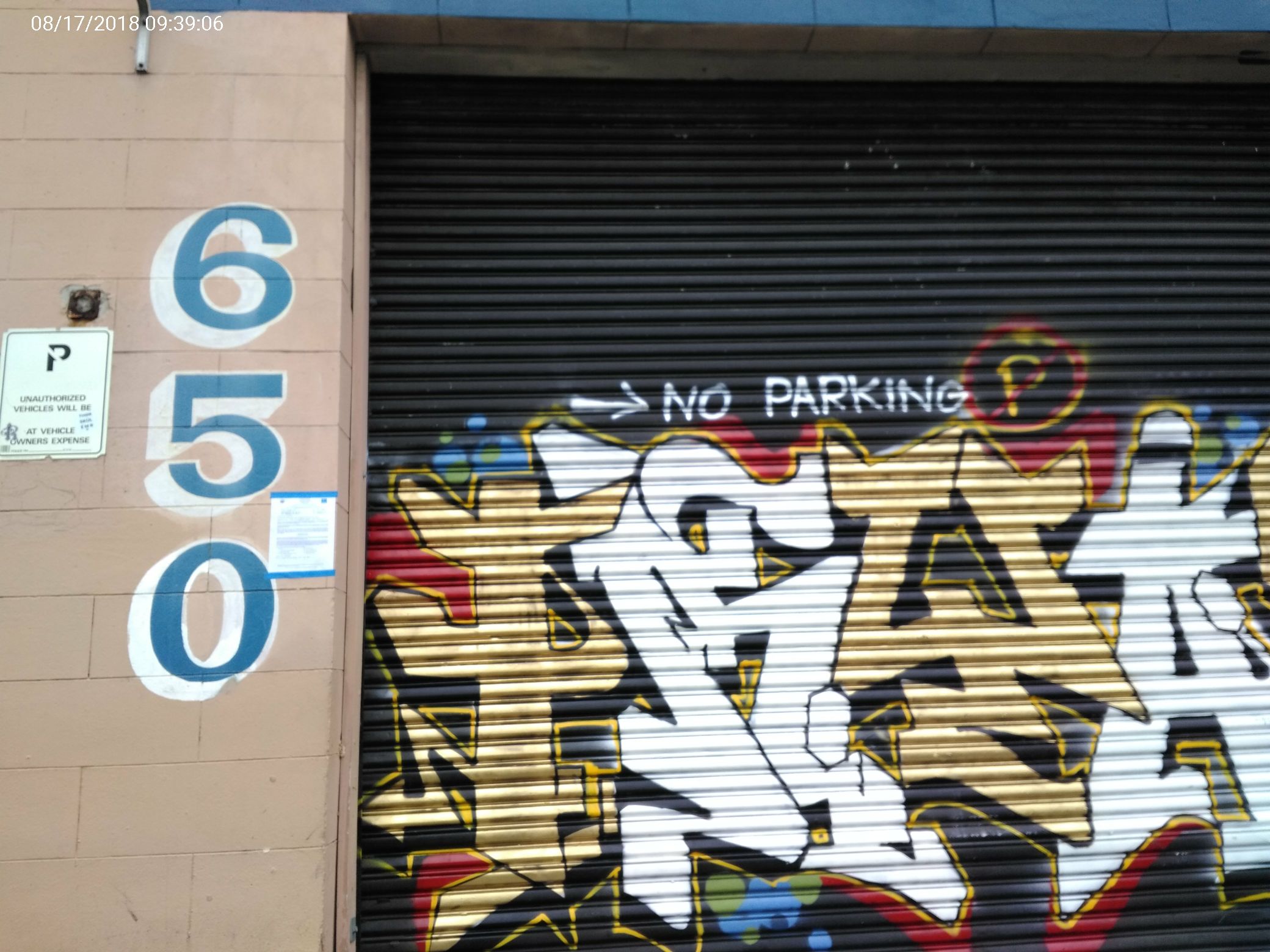 Graffiti at 650 Divisadero St