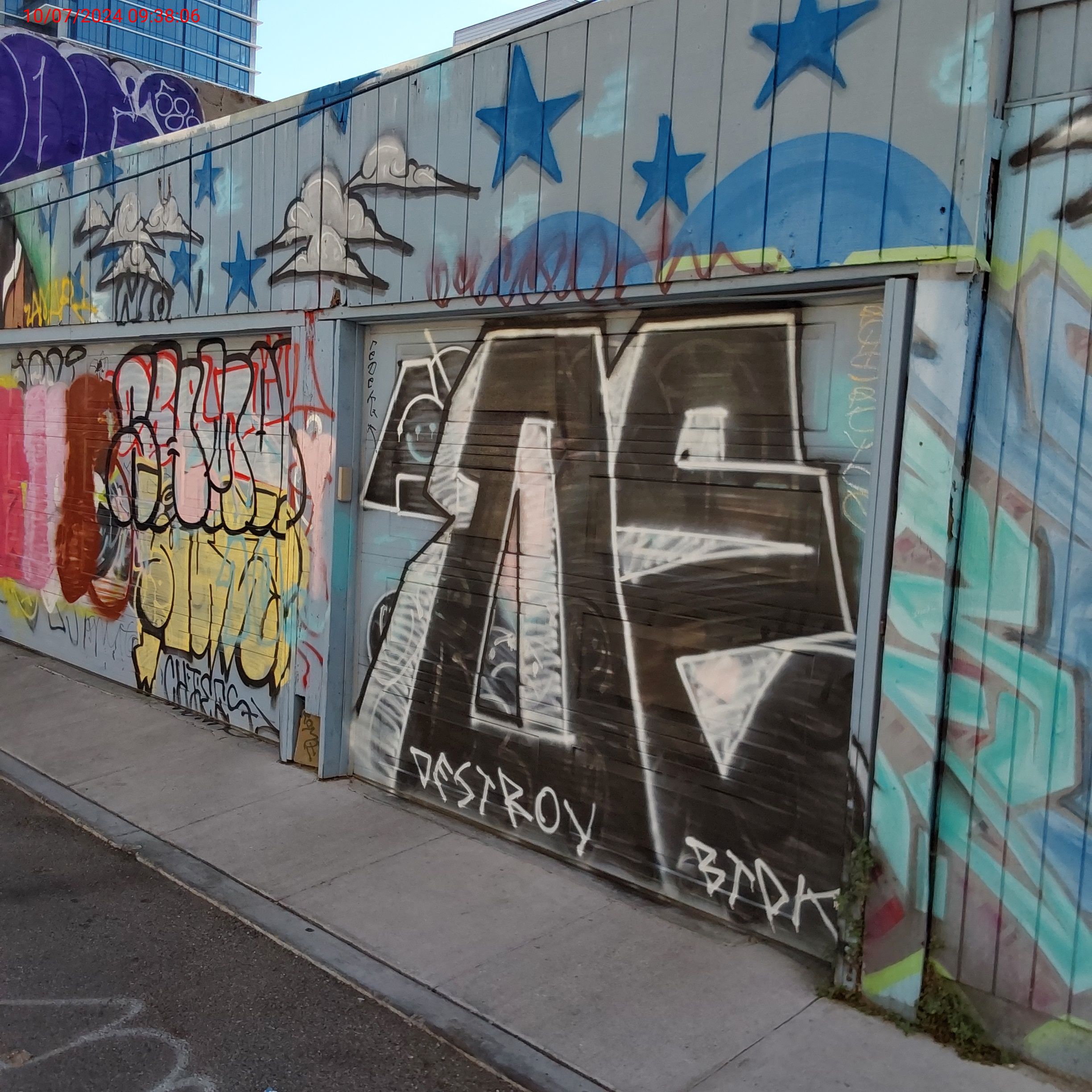 Graffiti at 38 GOUGH ST