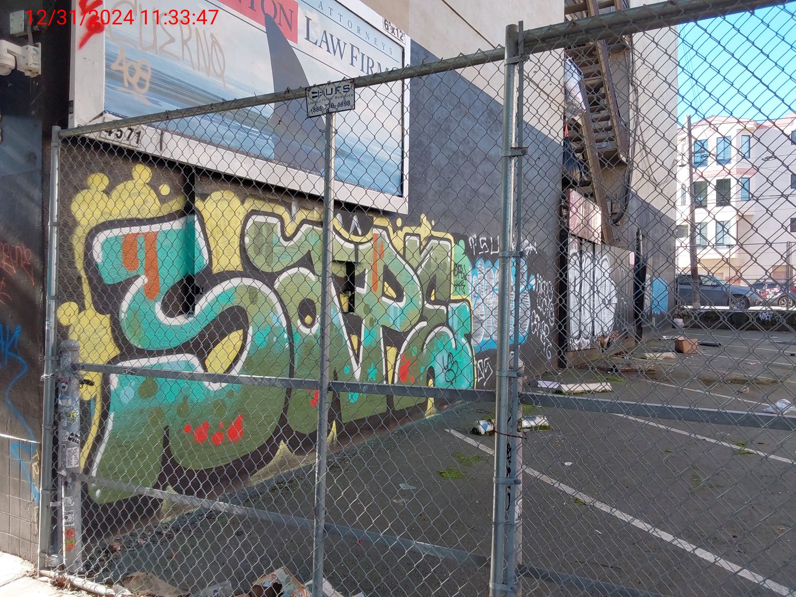 Graffiti at 1128 Valencia St