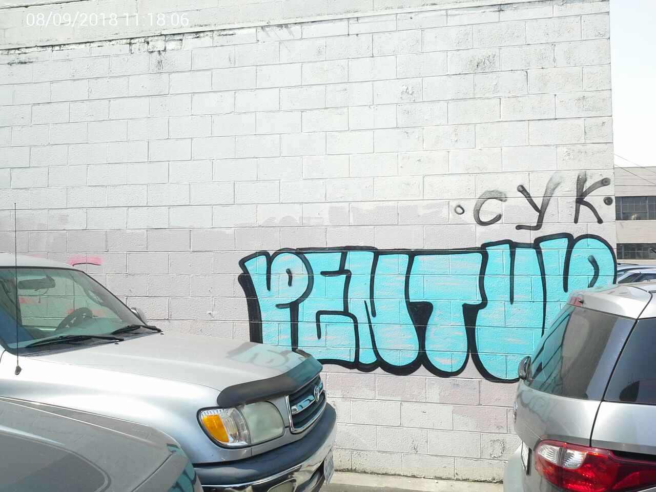Graffiti at 833 BRYANT ST