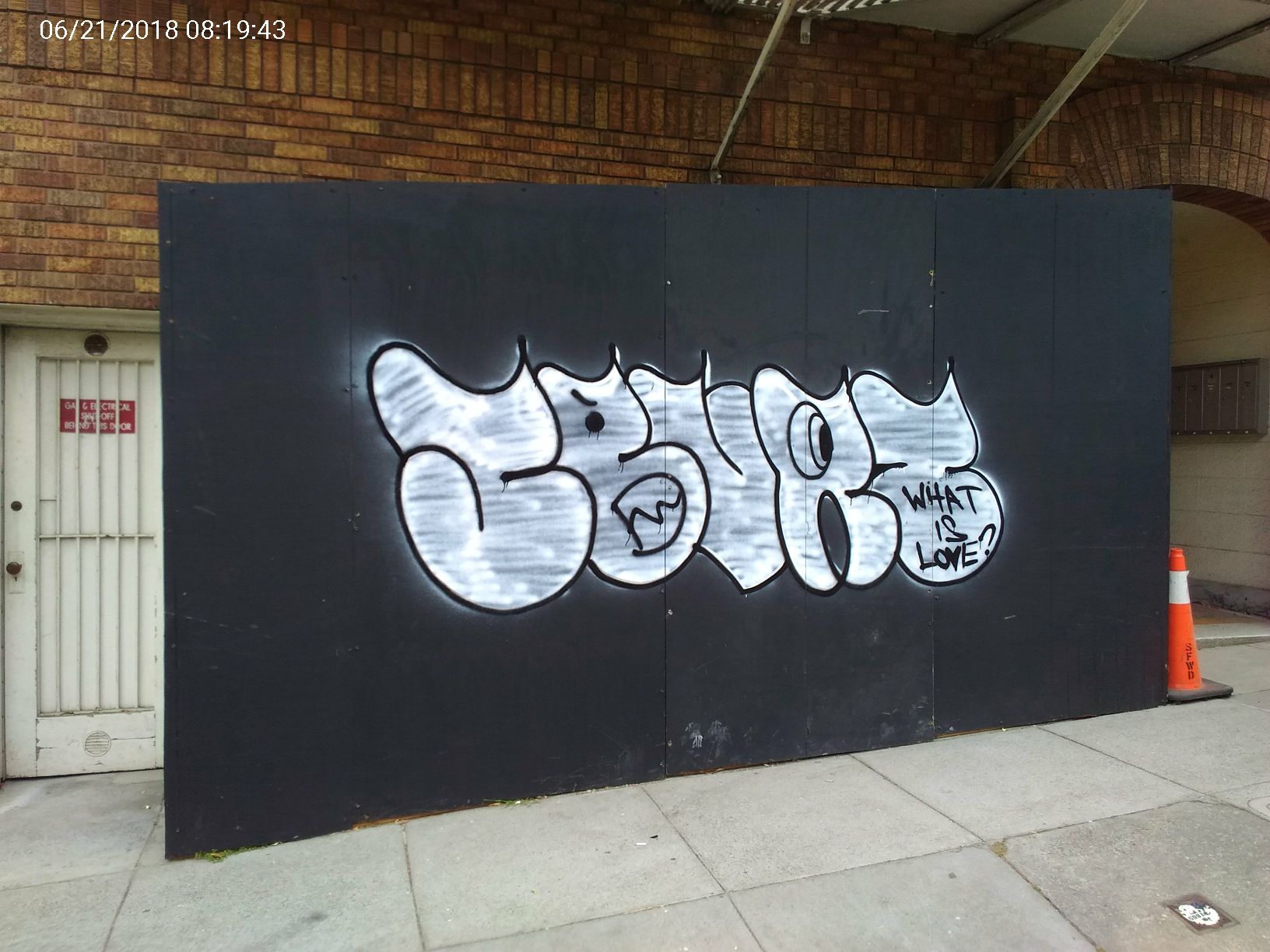 Graffiti at 1921 FULTON ST