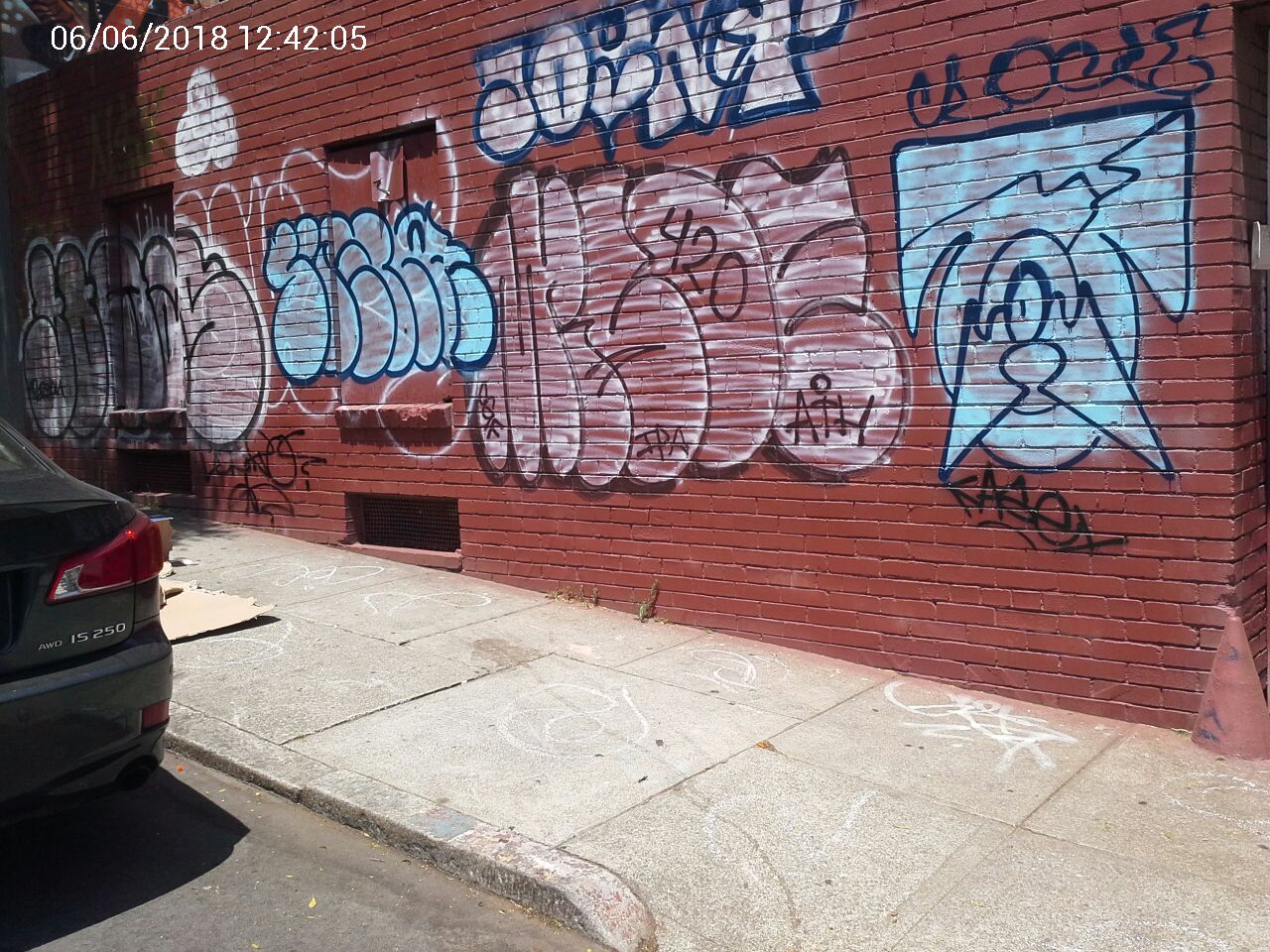 Graffiti at 985 ELLIS ST