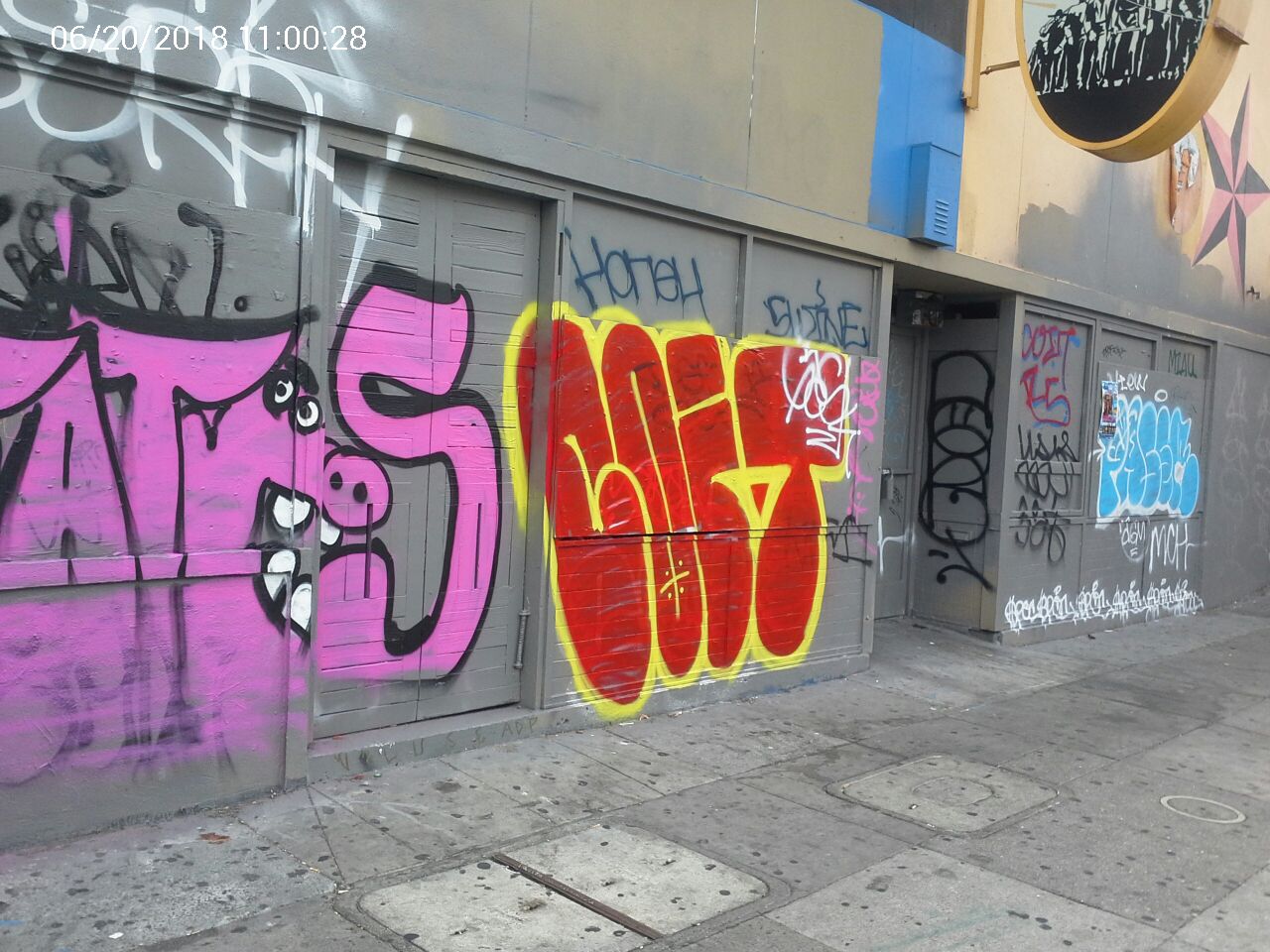 Graffiti at 2183 MISSION ST