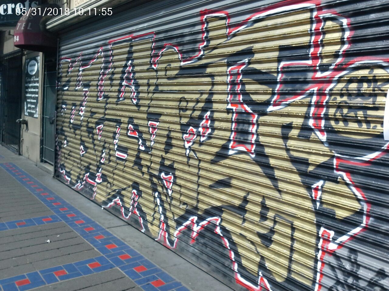 Graffiti at 2076 MISSION ST