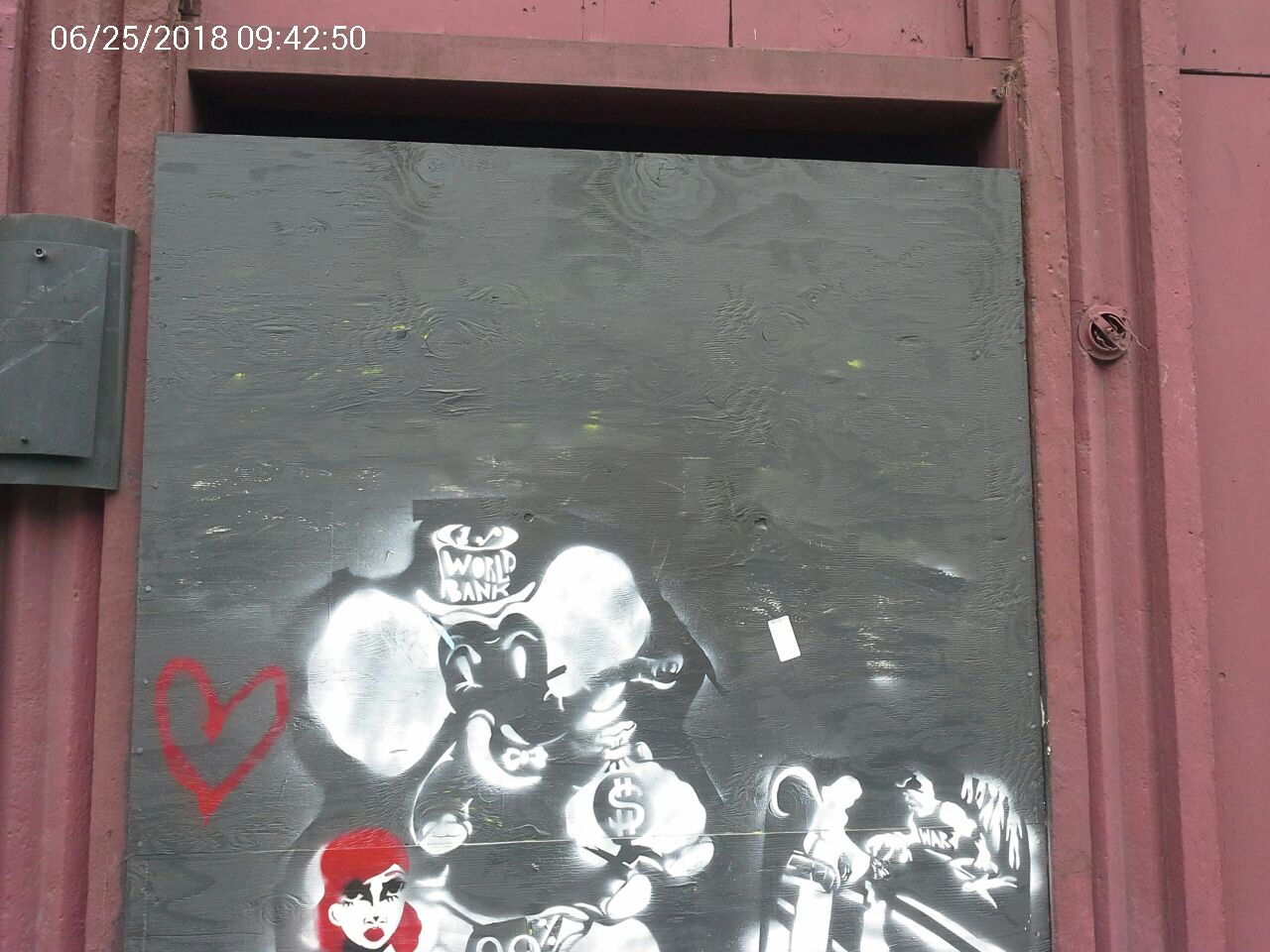 Graffiti at 1751 Fulton St