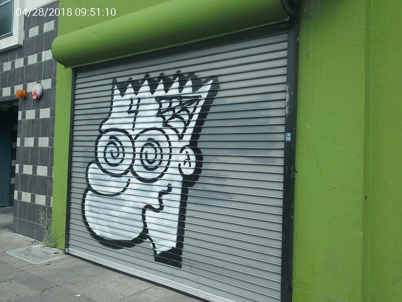 Graffiti at 910 Harrison St