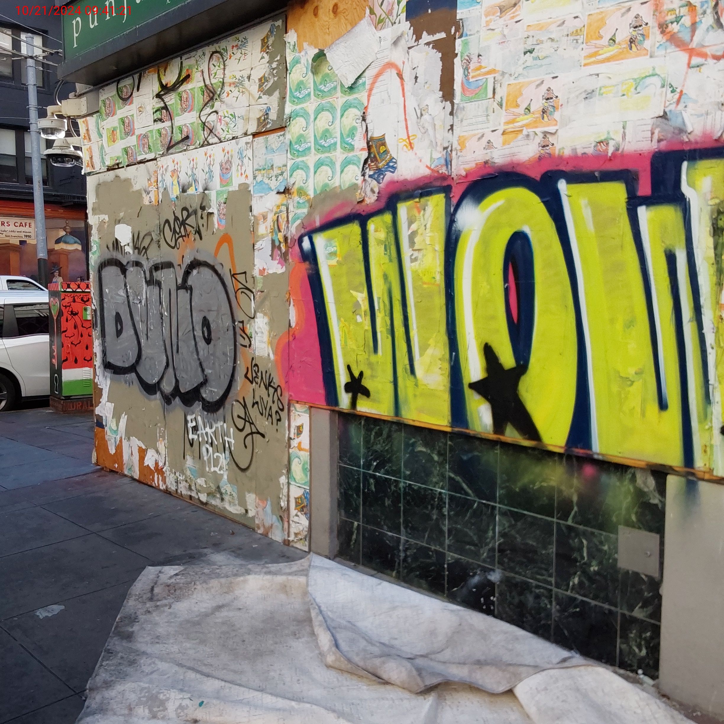 Graffiti at 55 MASON ST