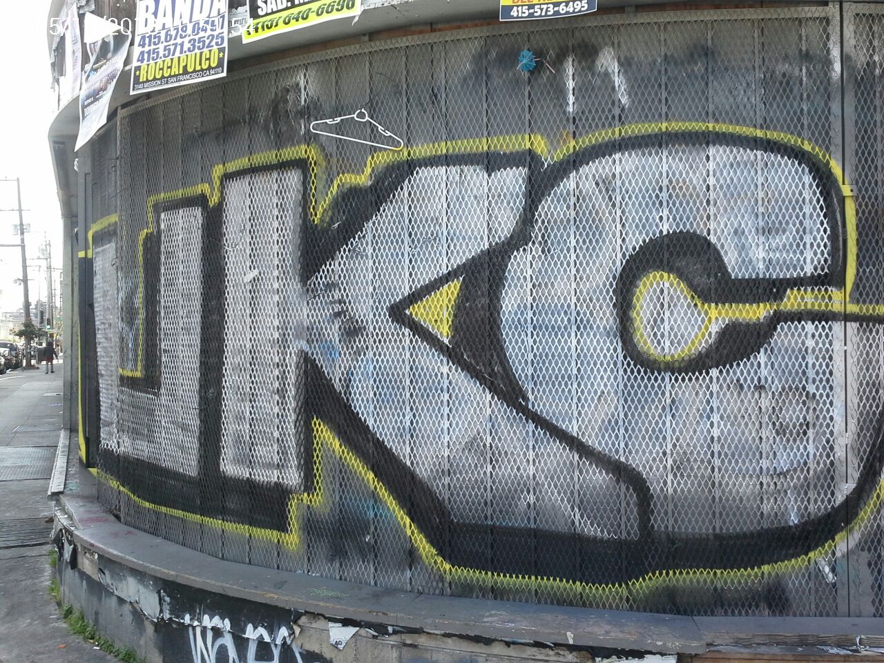 Graffiti at 2205 MISSION ST