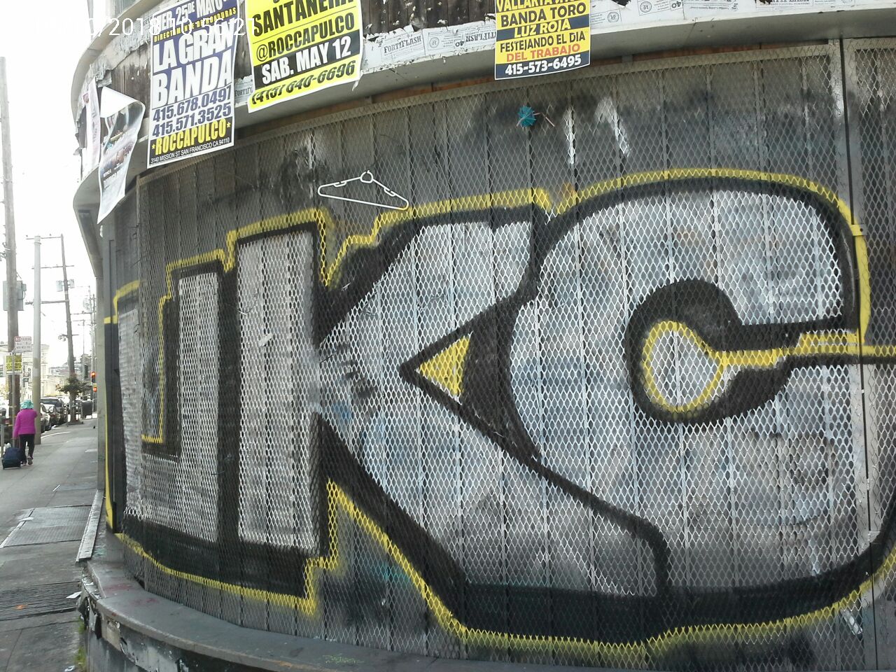 Graffiti at 2205 MISSION ST