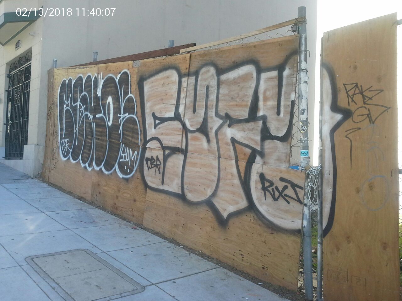 Graffiti at 824 HYDE ST