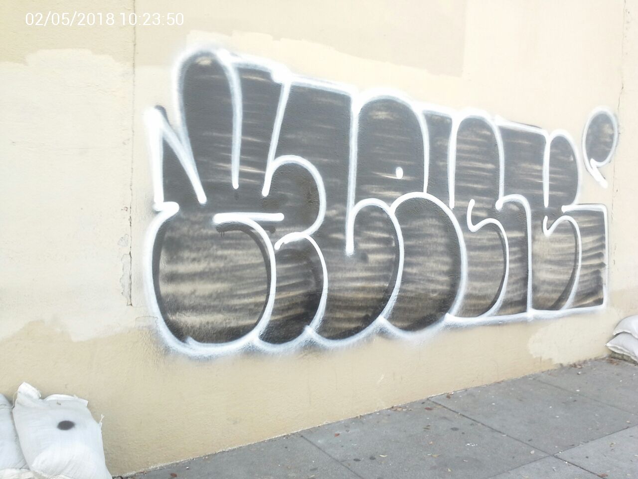 Graffiti at 2121 FOLSOM ST
