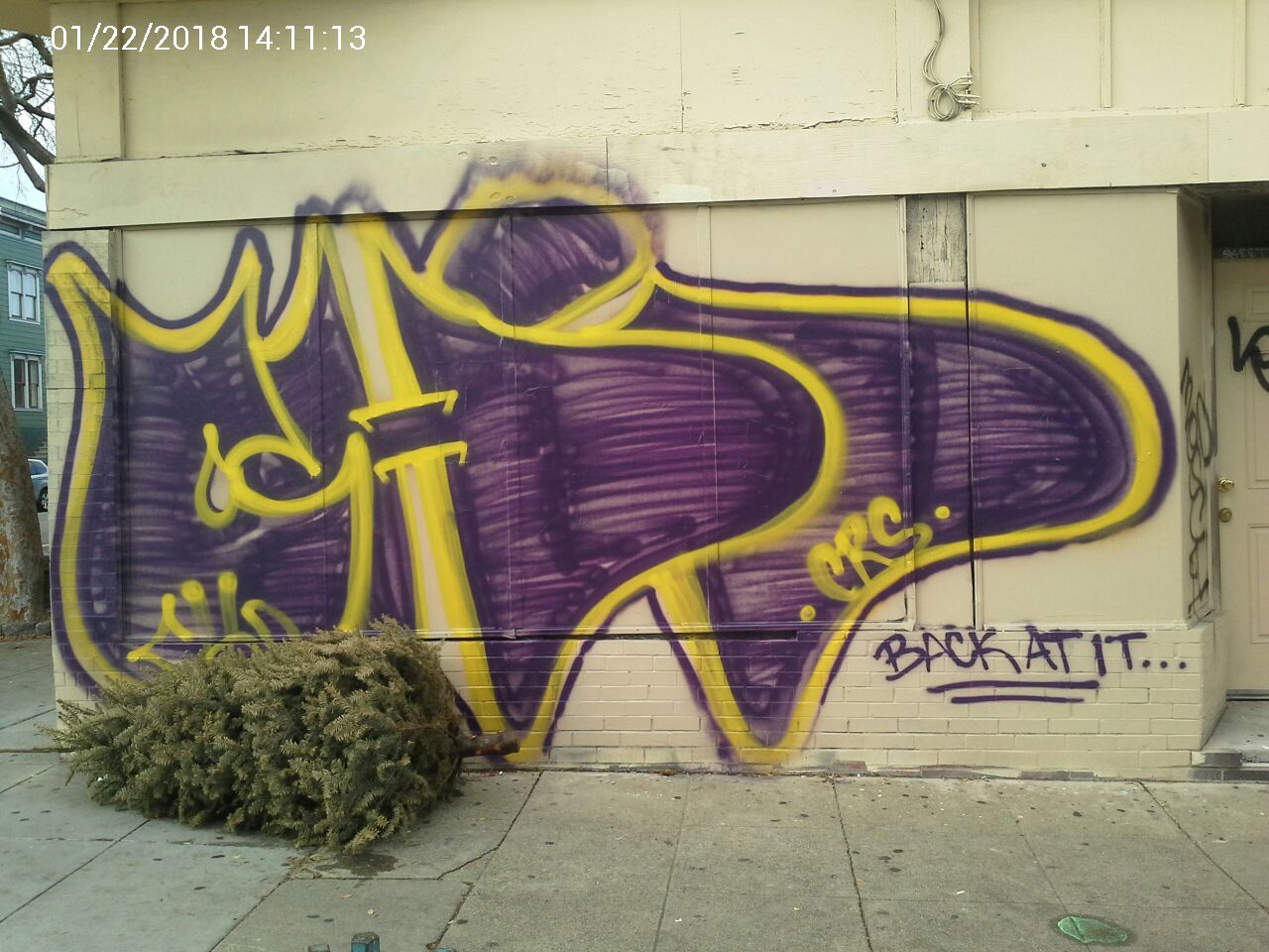 Graffiti at 2595 FOLSOM ST
