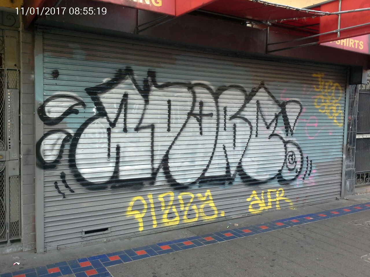 Graffiti at 2747 MISSION ST