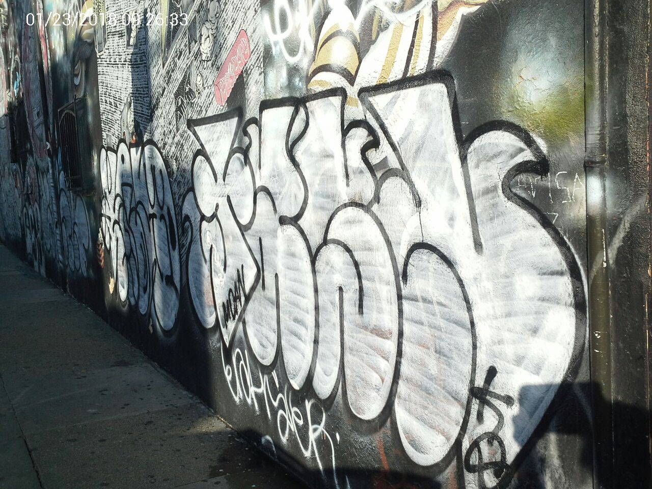 Graffiti at 2140 MISSION ST
