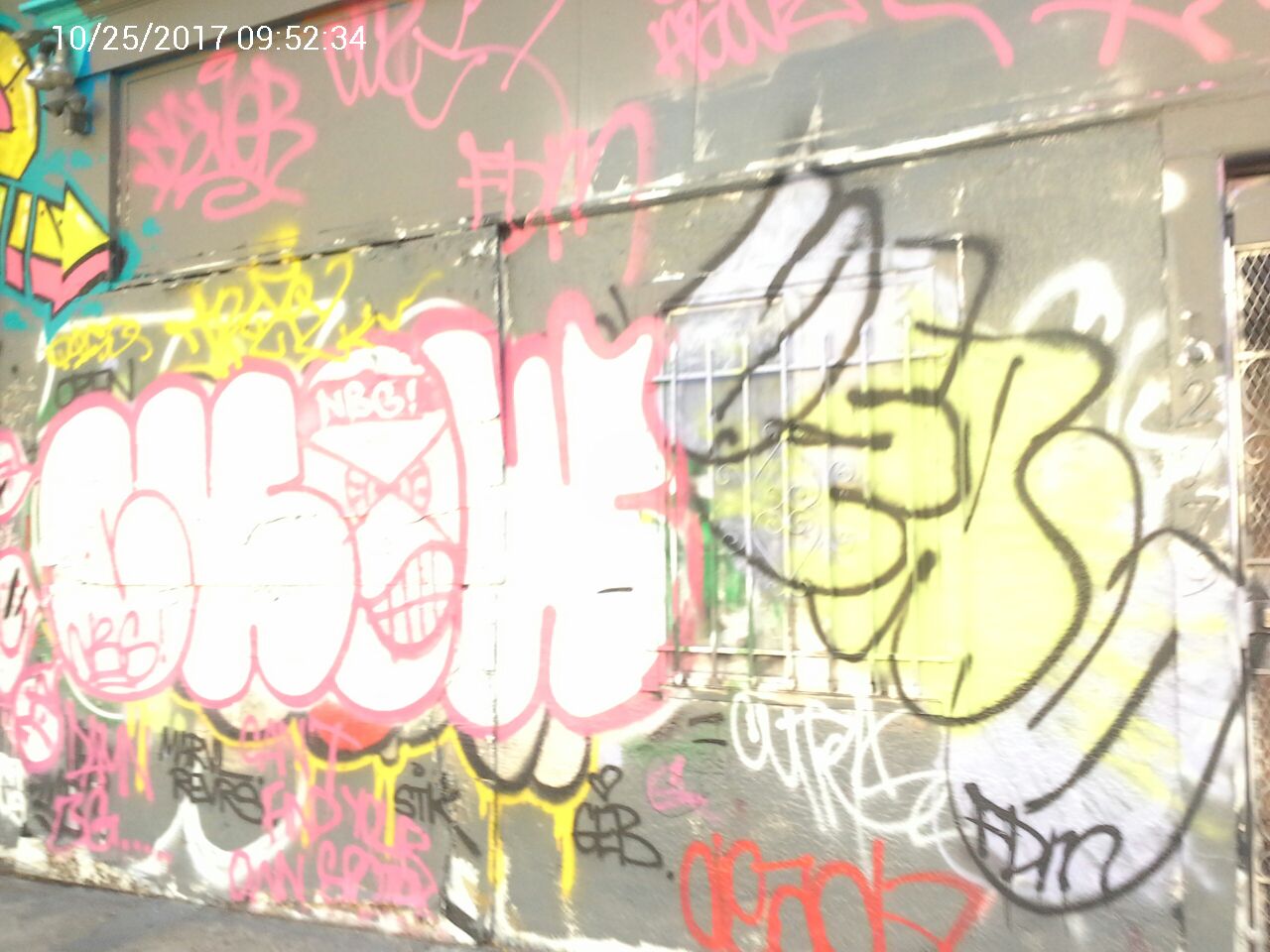 Graffiti at 2781 Folsom St