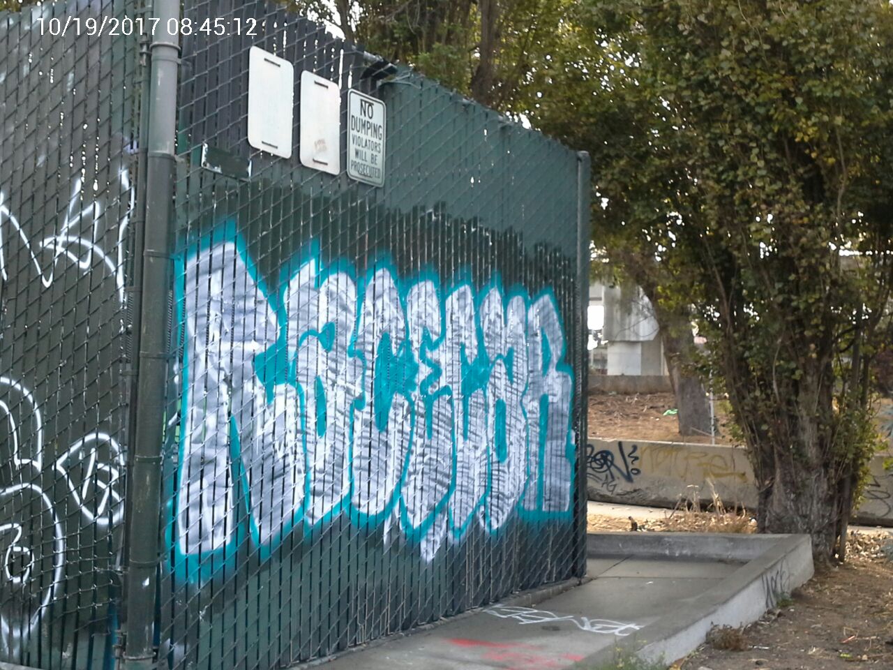 Graffiti at 969 PERALTA AVE