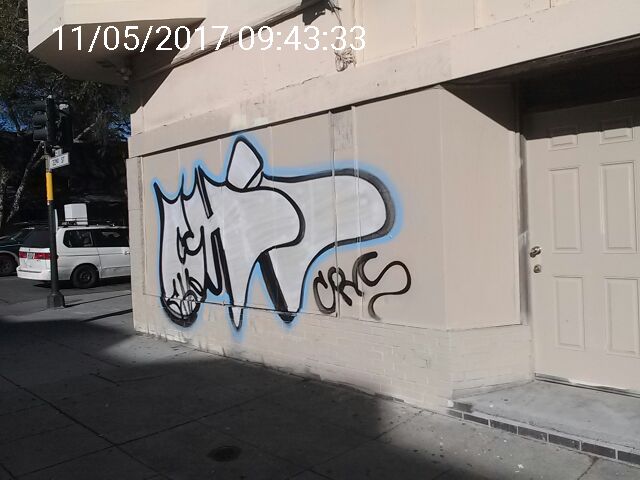 Graffiti at 2595 FOLSOM ST