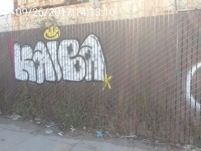 Graffiti at 1940 OAKDALE AVE