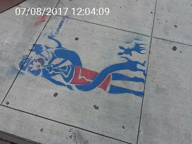 Graffiti at 258 Divisadero St