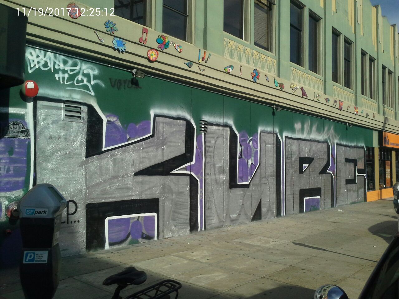 Graffiti at 3210 21ST ST