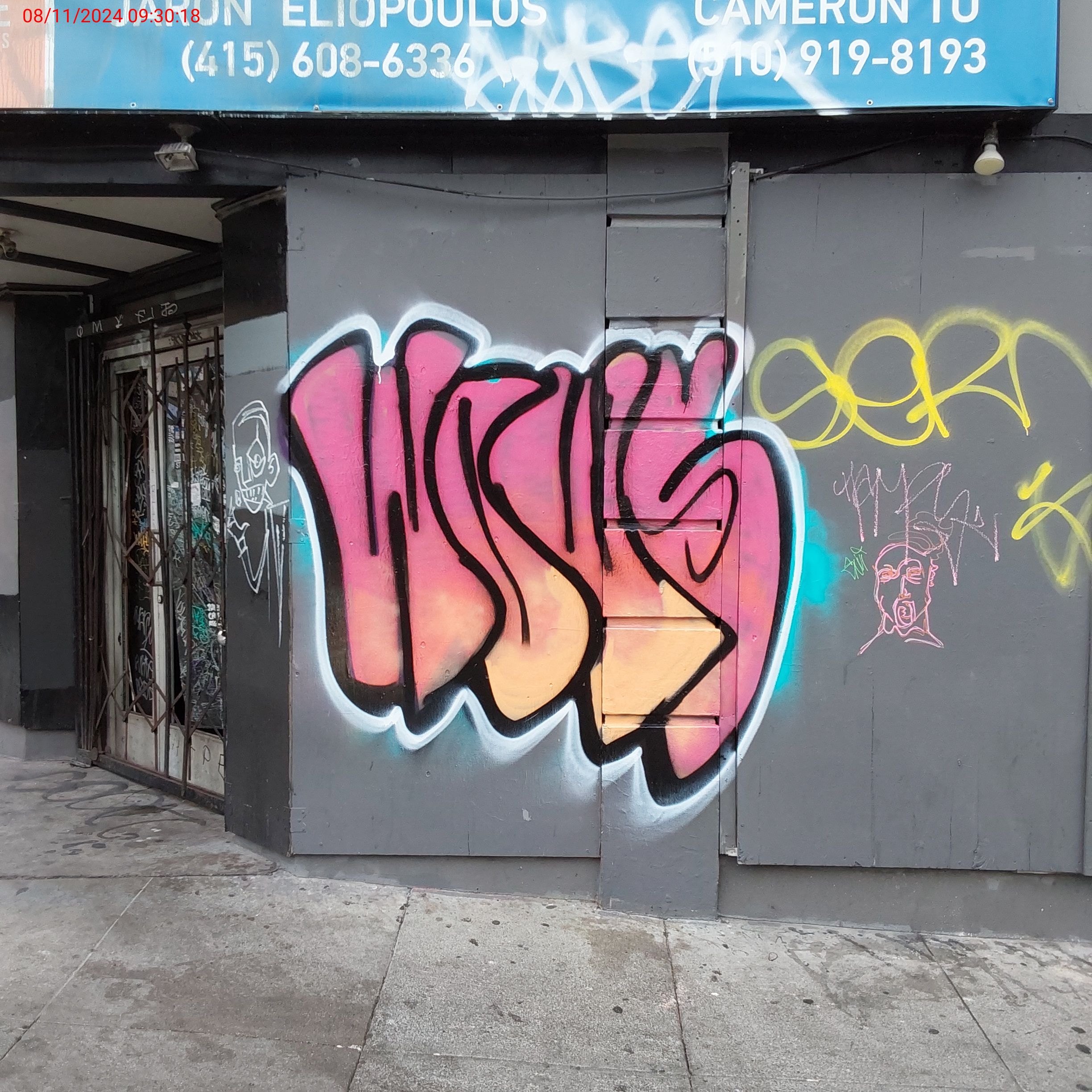 Graffiti at 560 LARKIN ST