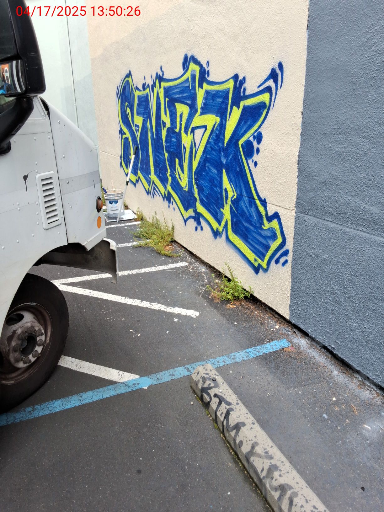 Graffiti at 135 VALENCIA ST