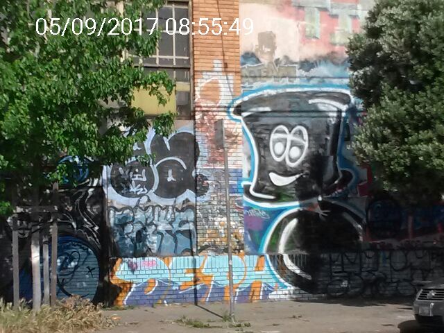 Graffiti at 2044 BRYANT ST