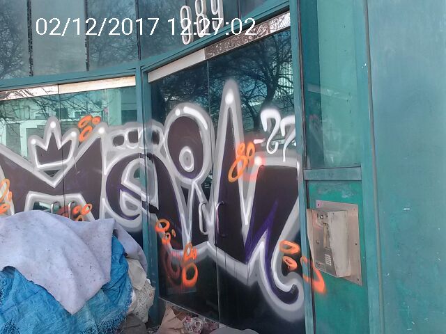 Graffiti at 989 Folsom St