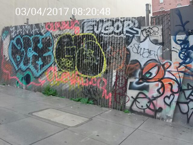 Graffiti at 824 HYDE ST