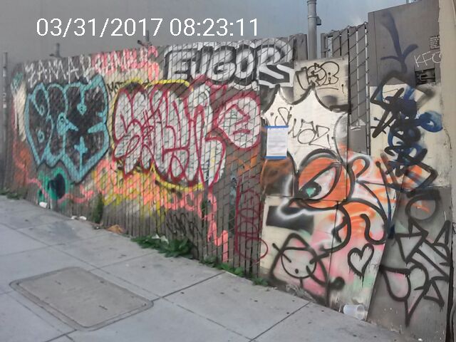 Graffiti at 824 HYDE ST