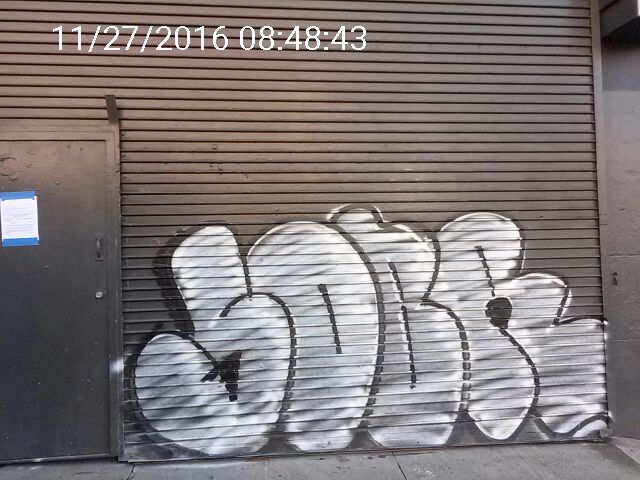 Graffiti at 834 DIVISADERO ST