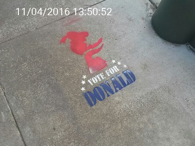 Graffiti at 940 Green St