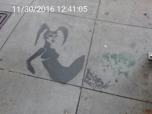 Graffiti at 254 DIVISADERO ST