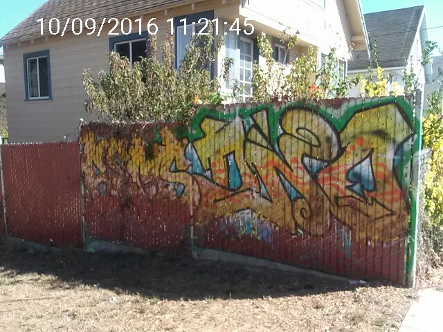 Graffiti at 76 DE LONG ST