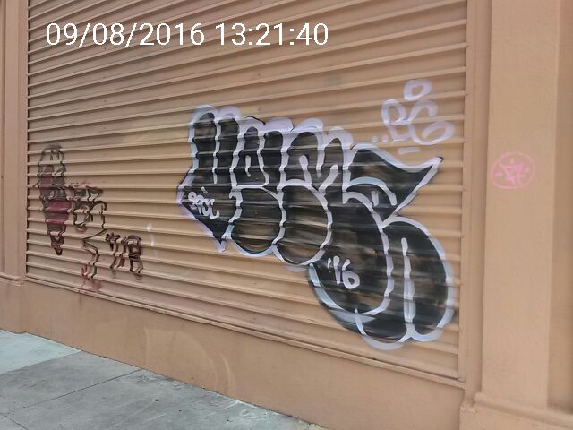 Graffiti at 271 09TH ST